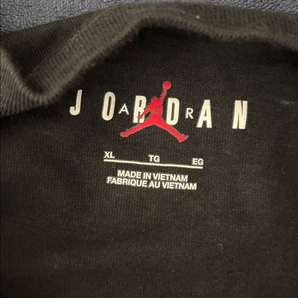 Black Graphic T-Shirt with Basketball Print - Picture 6 of 7